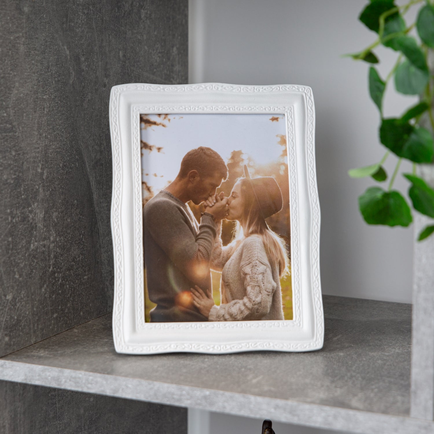 Traditional and Elegant Mat White Resin 5x7 Picture Frame Landscape or Portrait Image 7