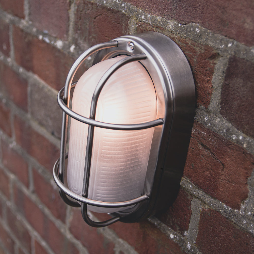 Stainless Steel Cast Aluminium Outdoor Oval Bulkhead Wall Light Image 3